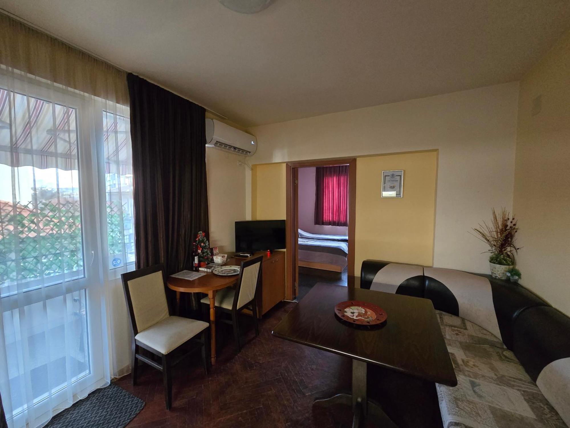 Comfort Apartment Vt Veliko Tărnovo Esterno foto