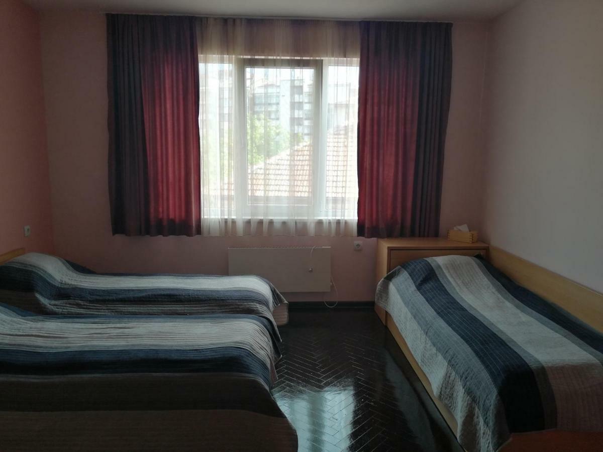 Comfort Apartment Vt Veliko Tărnovo Esterno foto